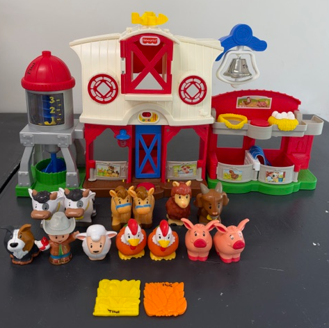 LITTLE PEOPLE -  FARMER`S BARN & SILO
